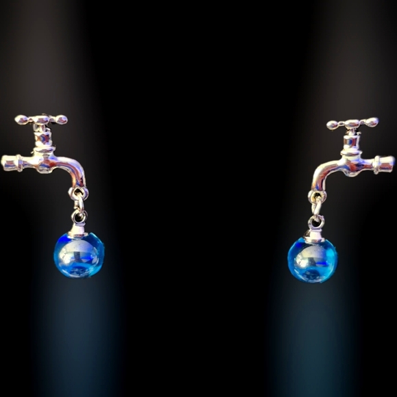 Water Faucet Earrings - Picture 2 of 4